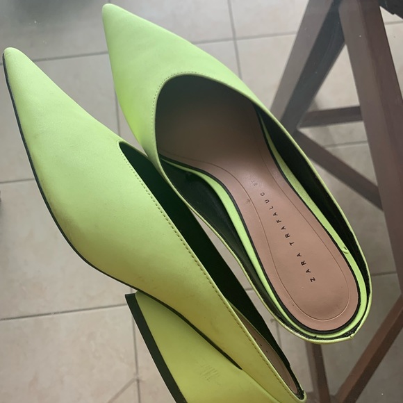 Zara Trendy slip on Sz 7 - Picture 3 of 9